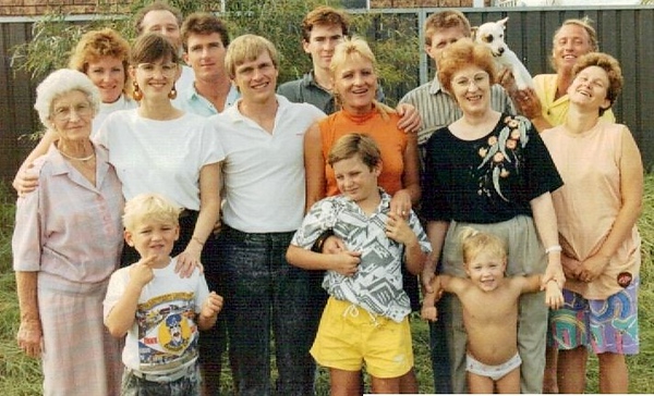 1989 March birthday family photo